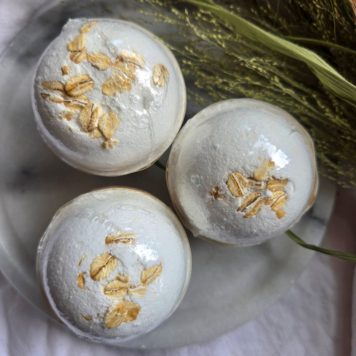 Oat and Honey : Bath Bomb